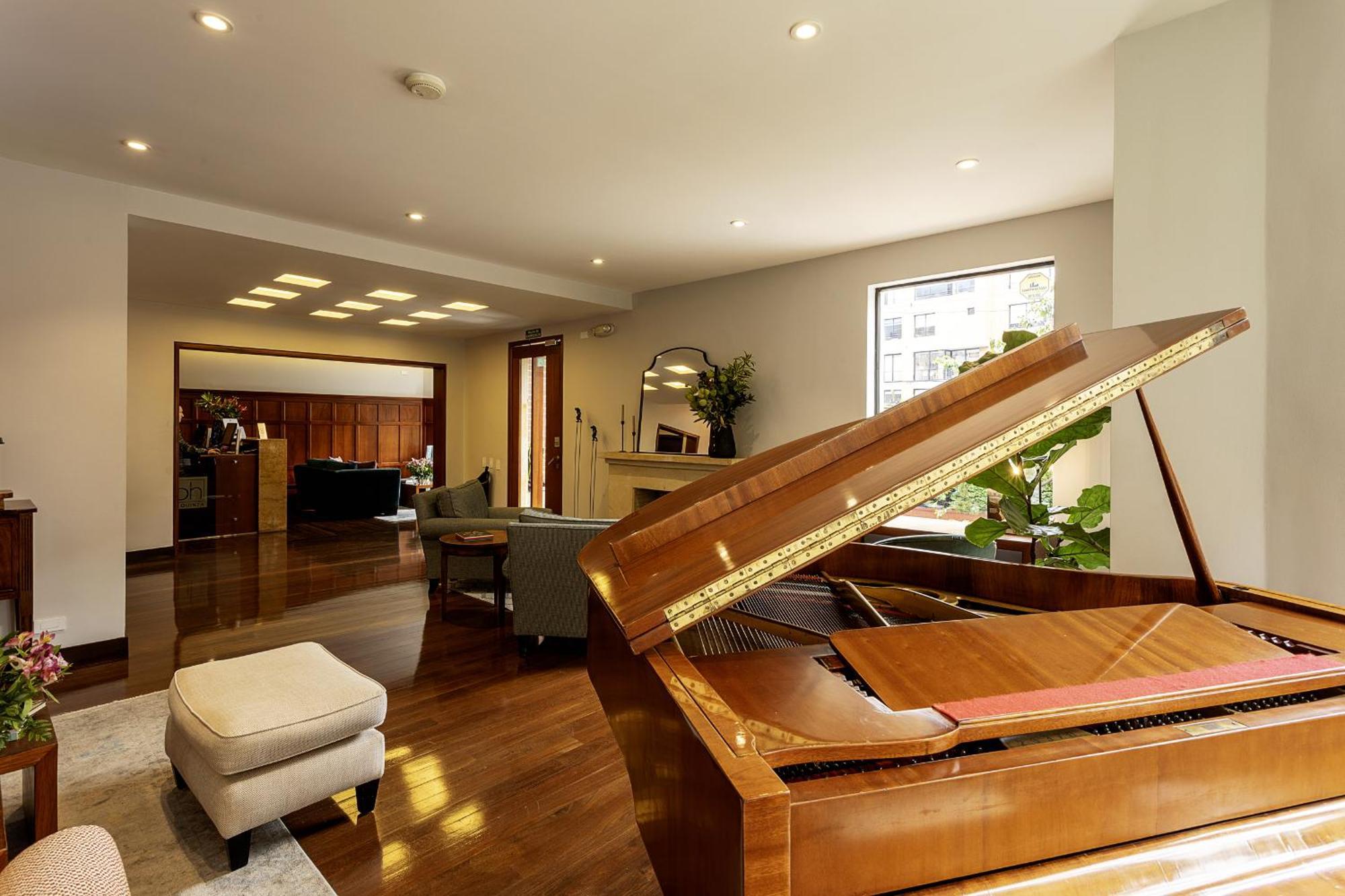 Hotel Bh La Quinta Μπογκοτά Εξωτερικό φωτογραφία